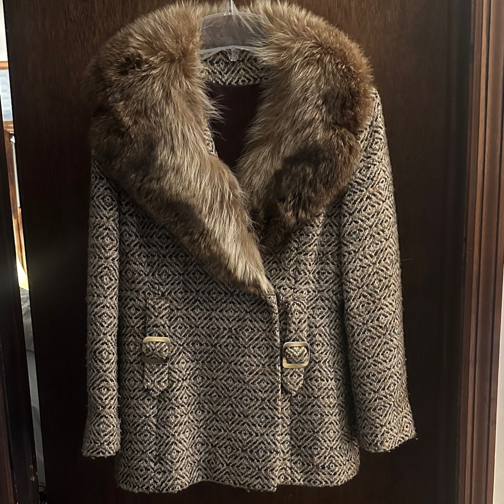 Vintage Union Made Brown and beige tweed coat with silk lining. M